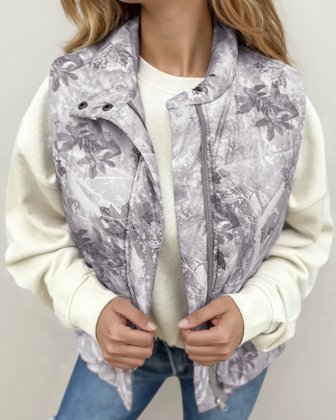 Tessa Camo Leaf Print Winter Puffer Vest - Gray