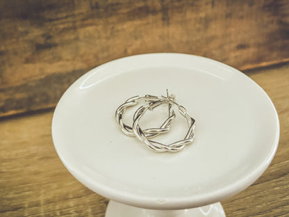 The Everyday Hoop Twist - Gold or Silver