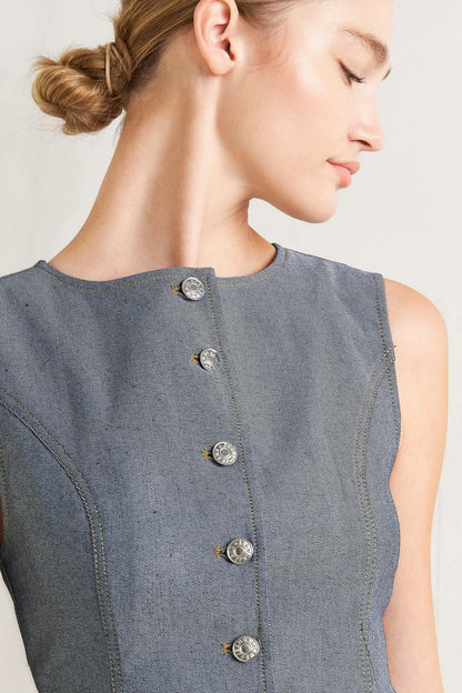 CONFIDENTLY COOL TAILORED WOVEN VEST